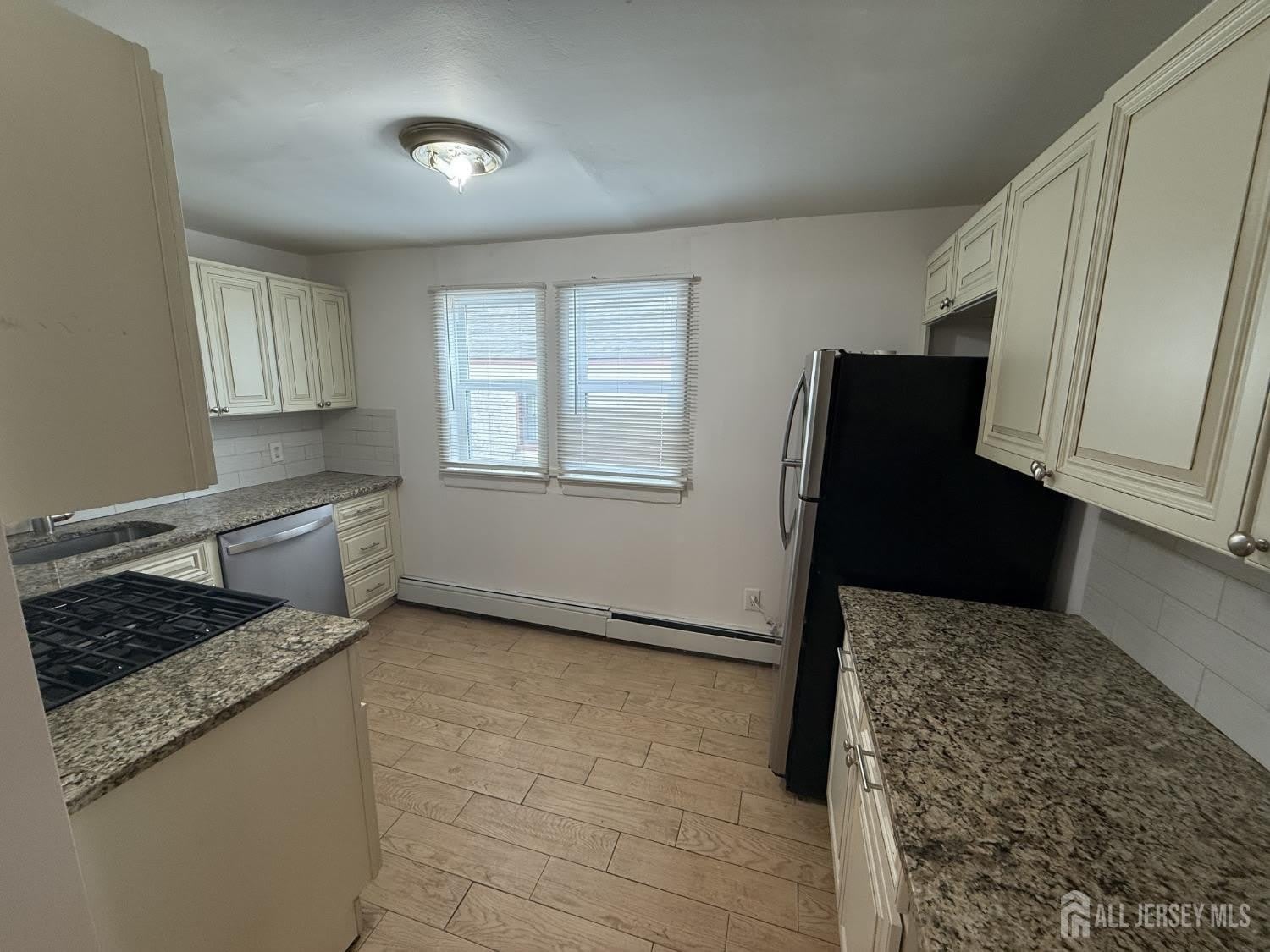 104 S Hyde Avenue – photo 2