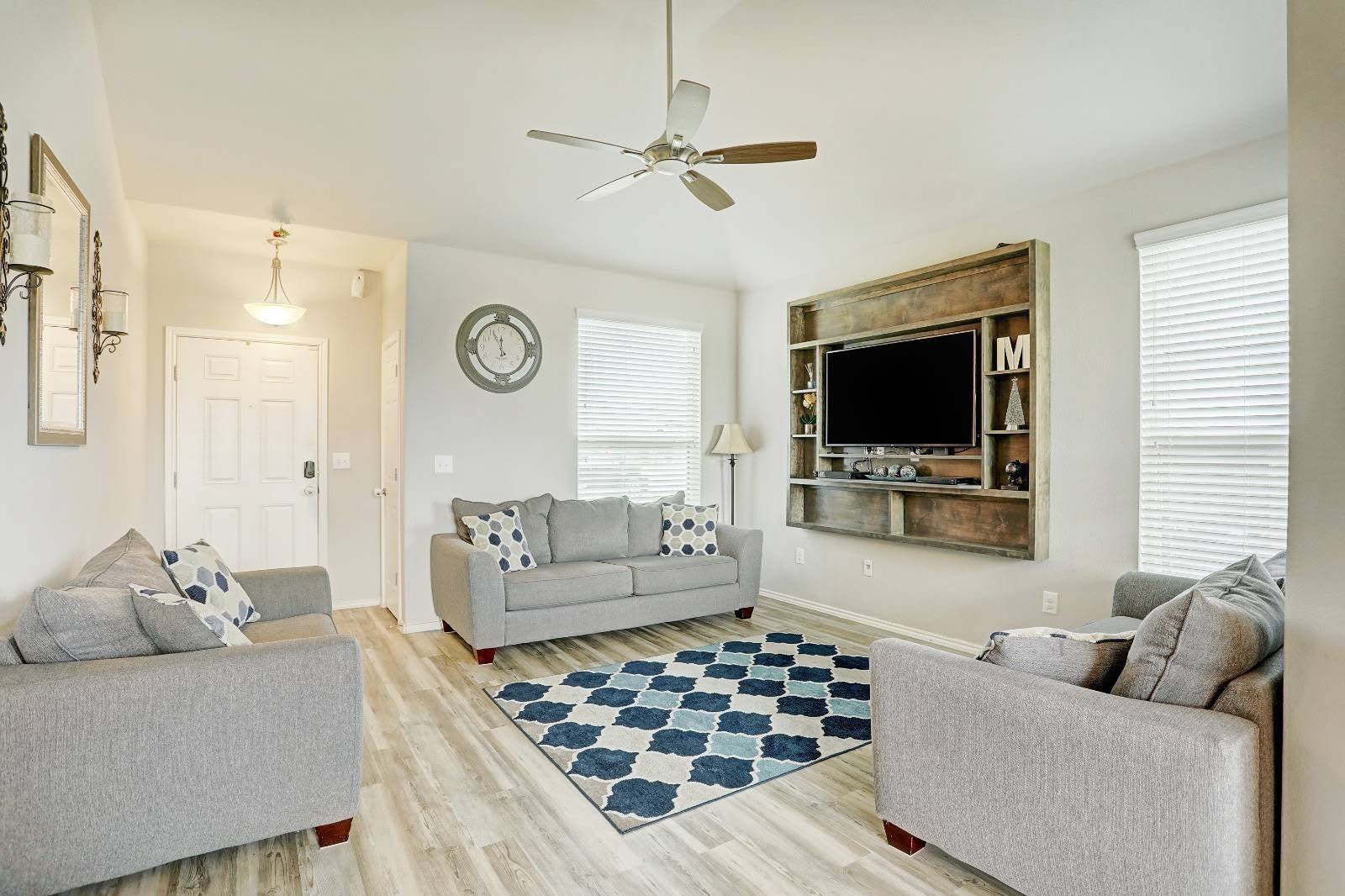 5687 Heron Dr – photo 5