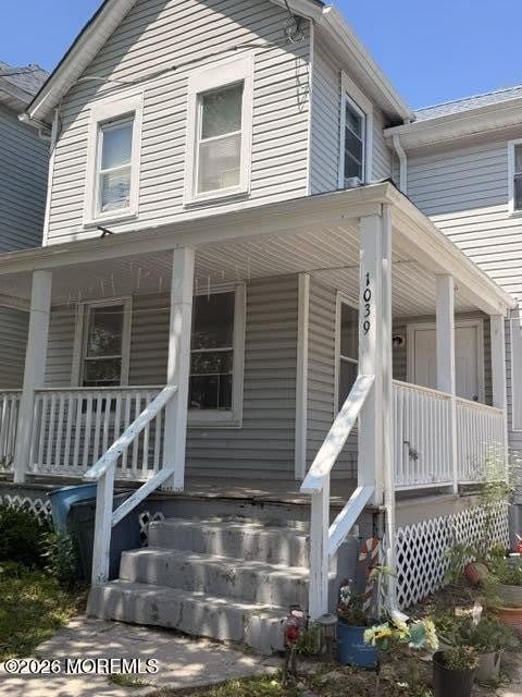 1039 Bangs Avenue – photo 1