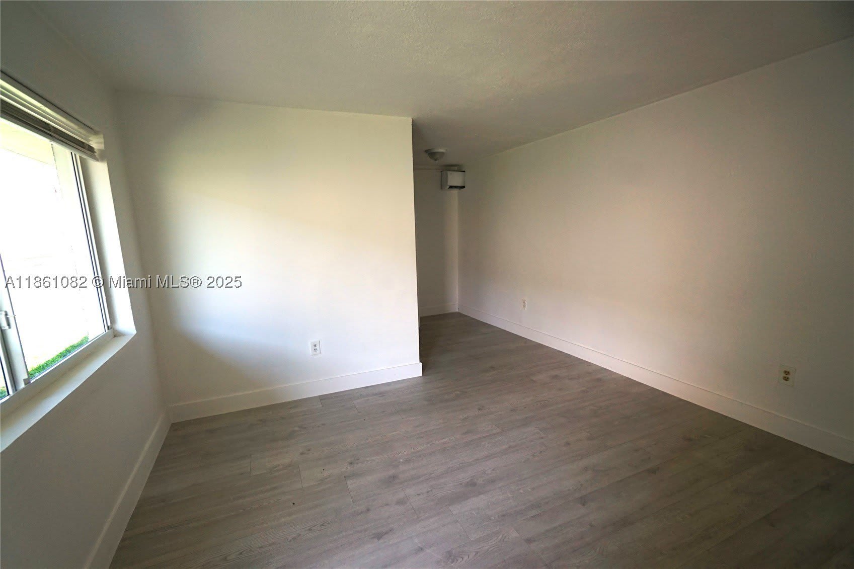 584 NW 65th St – photo 3