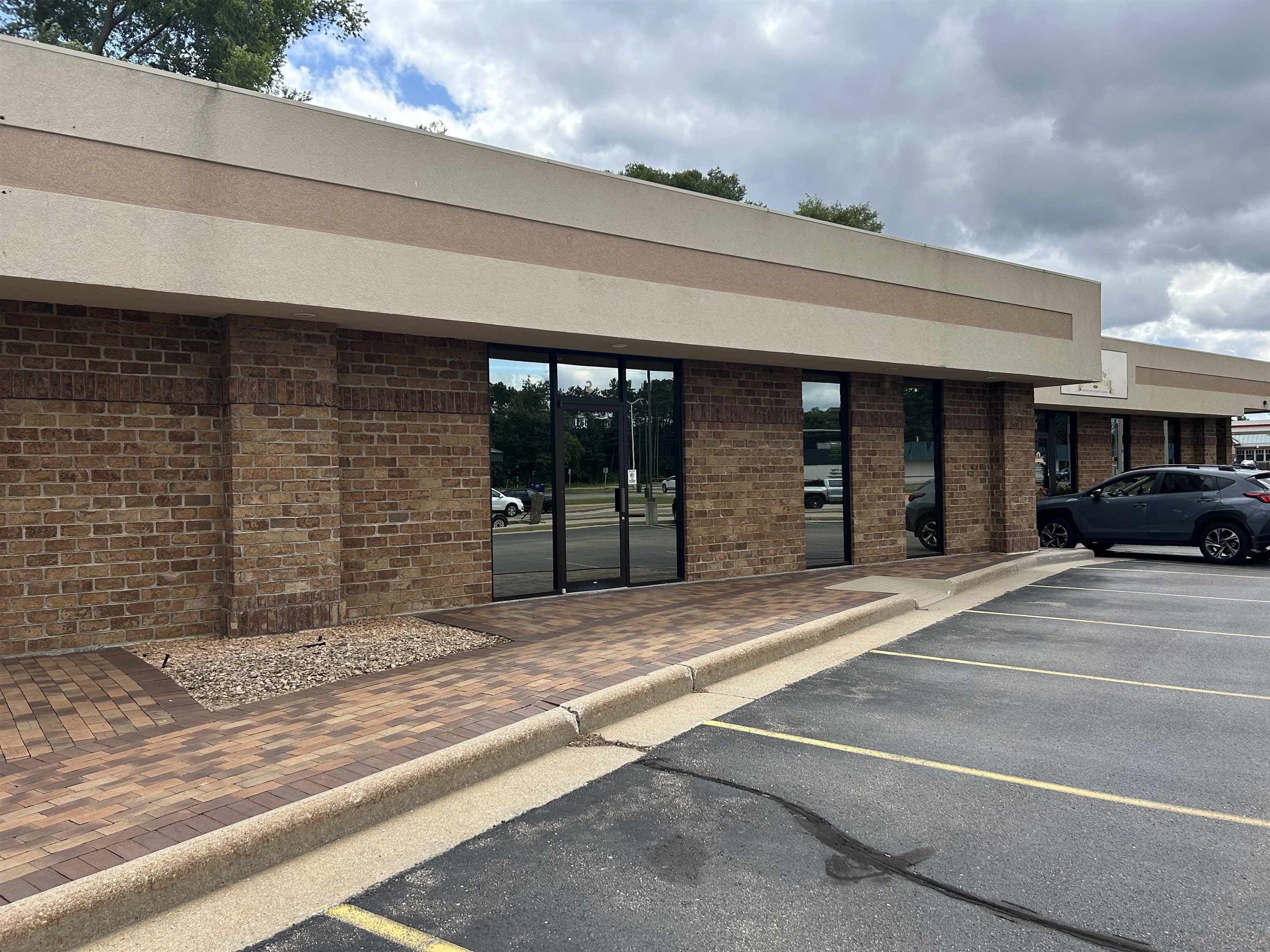 1820 POST ROAD – photo 1