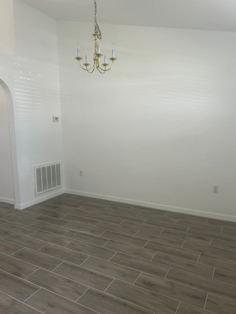 3 bed 2 bath home that has been freshly painted and tiled throughout – photo 5