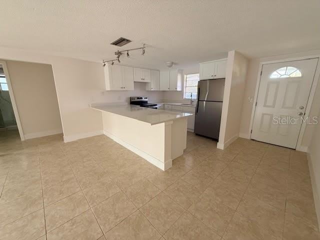 600 RUSSELL Street – photo 3