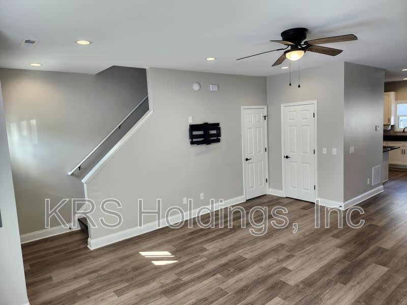 616 Zephyr Dr – photo 4