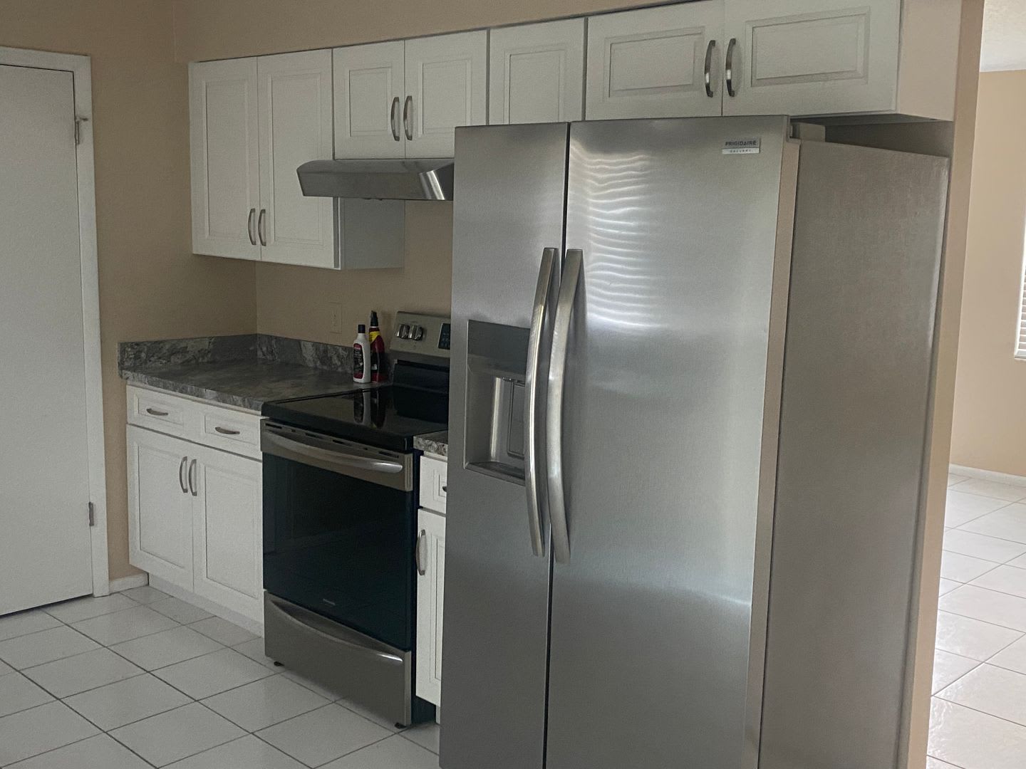 Renovated 2 bed 2 bath – photo 4