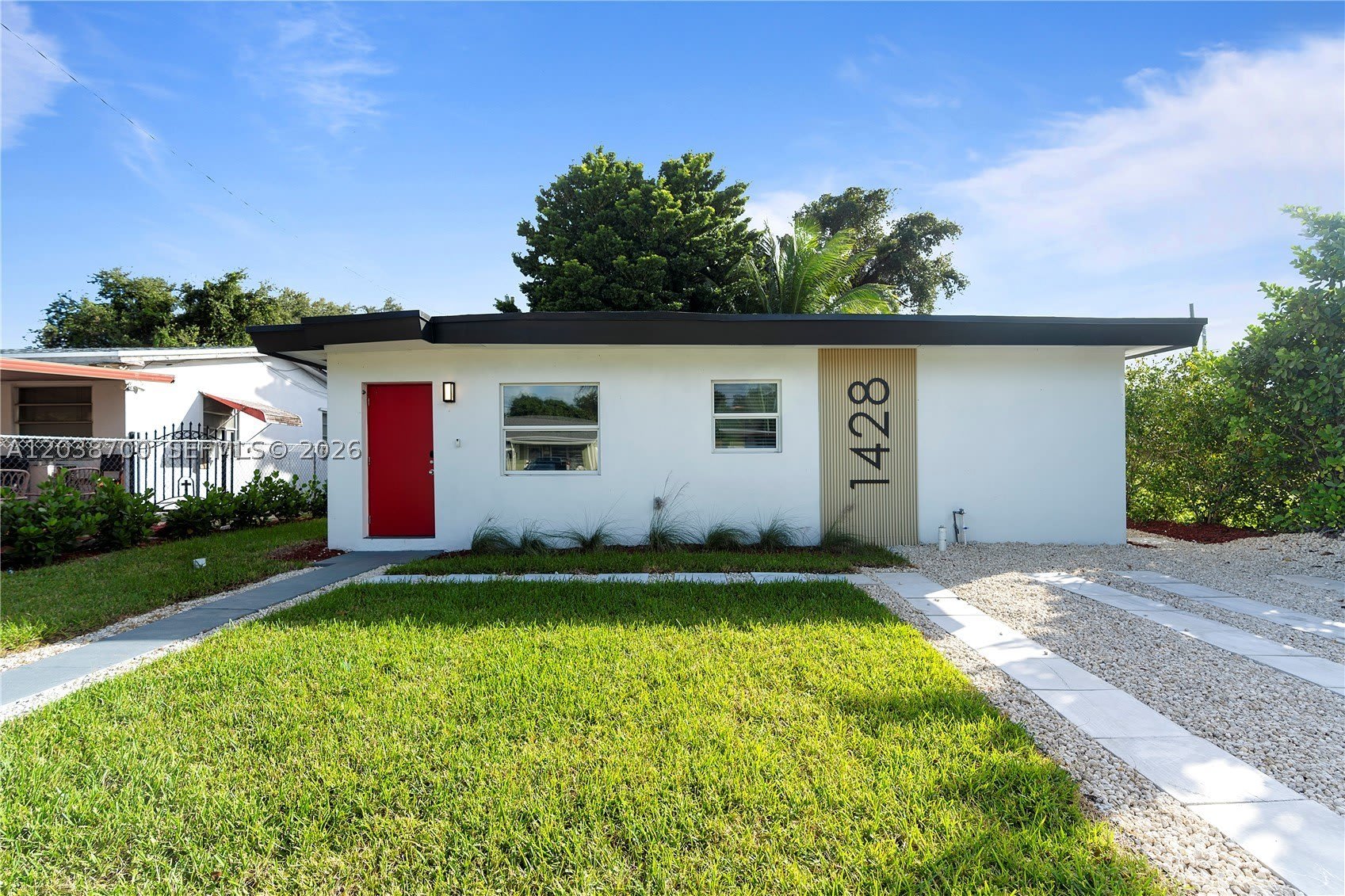 1428 NE 153rd Ter – photo 2