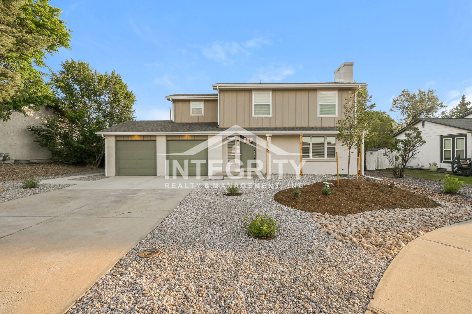 4 Bed/2.5 Baths, 1741 Sqft – photo 1
