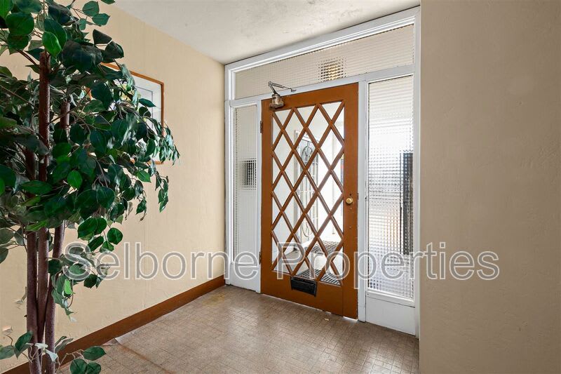 369 Colusa Avenue – photo 2