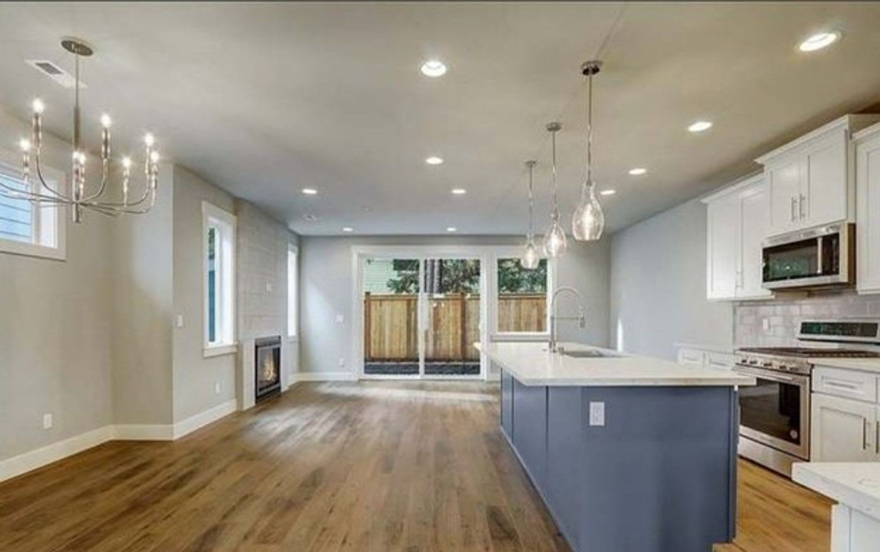 Beautiful 3 bed Home in Edmonds – photo 3