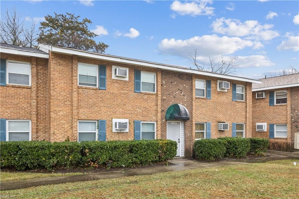 2504 Leo Street – photo 3