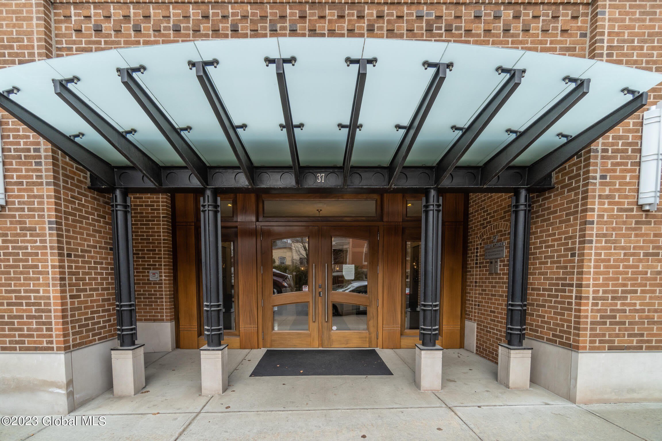 37 Henry Street – photo 1