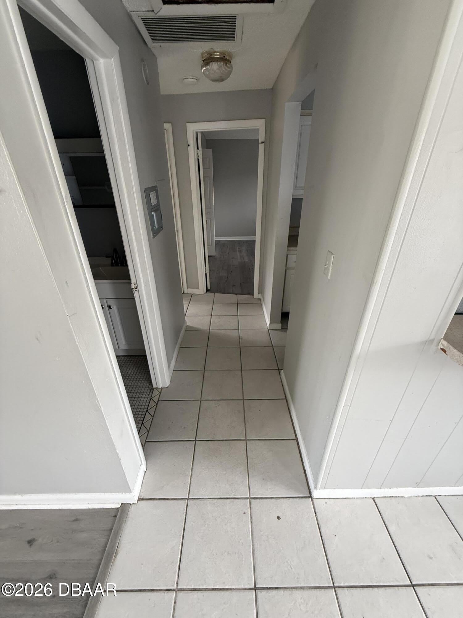 1850 S Park Avenue – photo 4