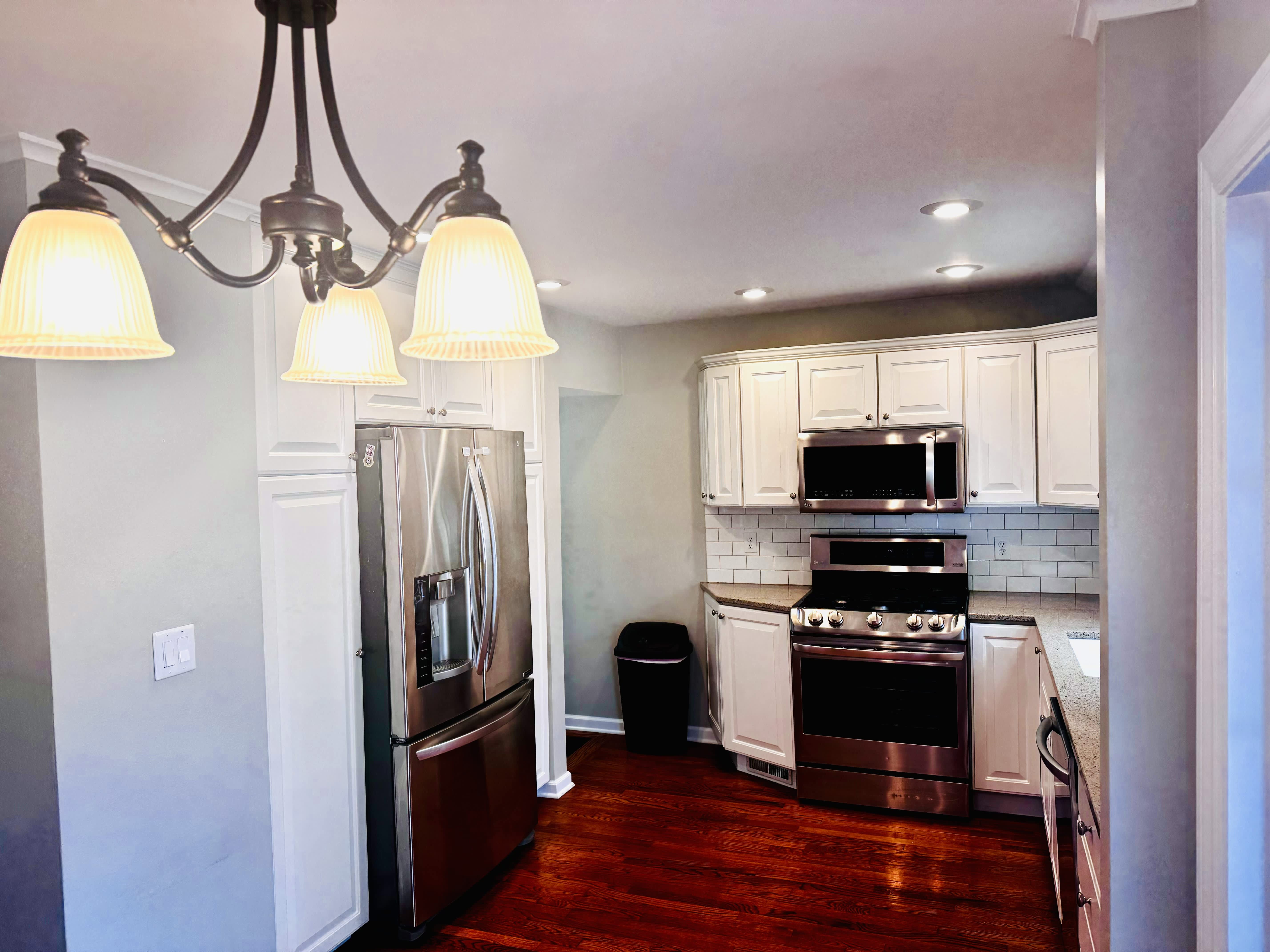 1027 E Elmhurst Ave – photo 3
