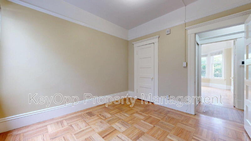 1112 Lake Street – photo 5