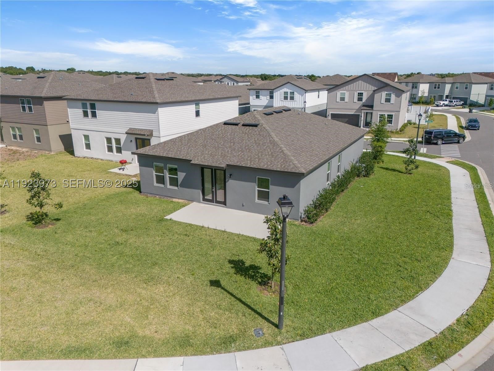 2375 Lancashire St – photo 3
