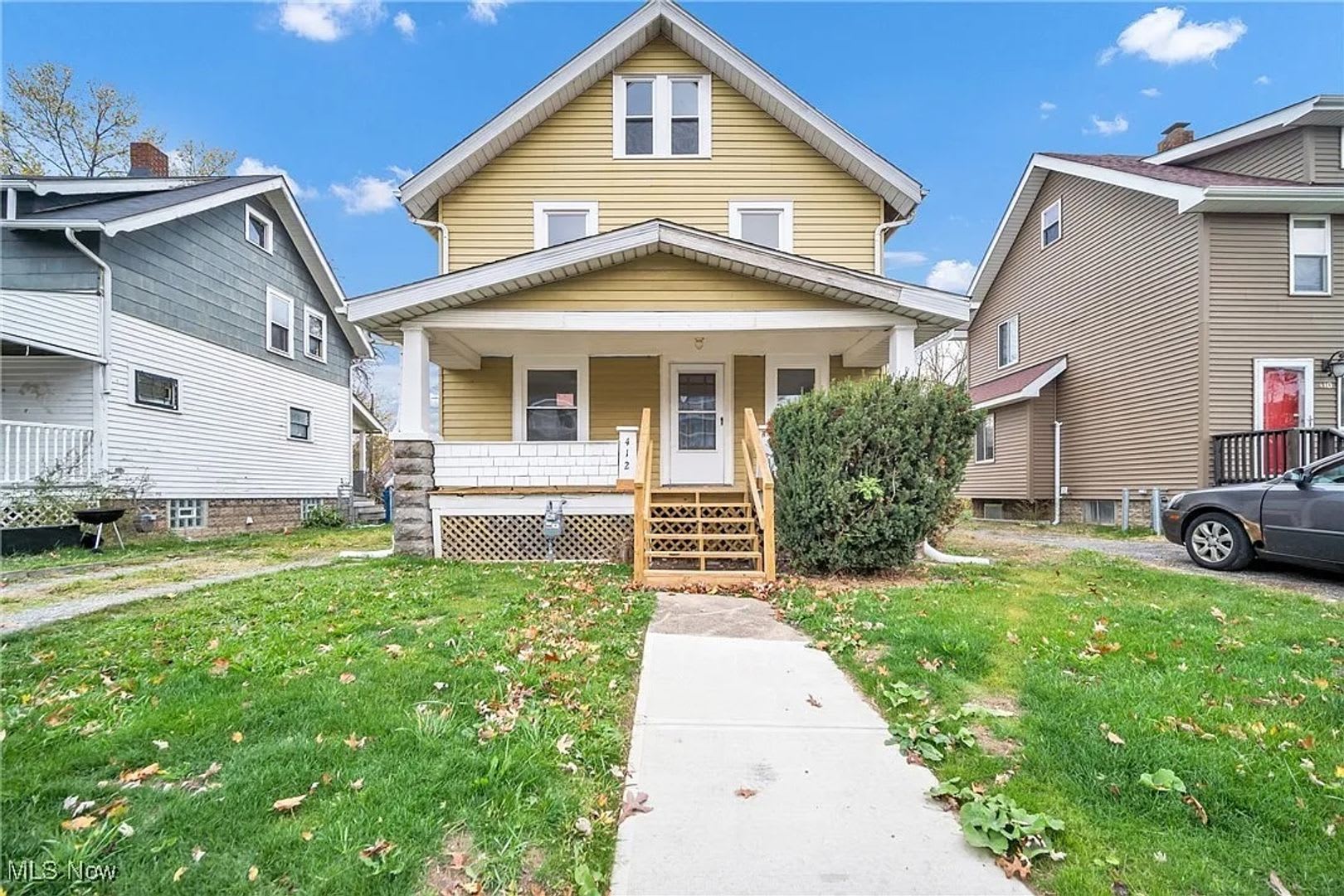 Three Bedroom One Bath House in Lorain- First Month Rent is HALF OFF! – photo 1
