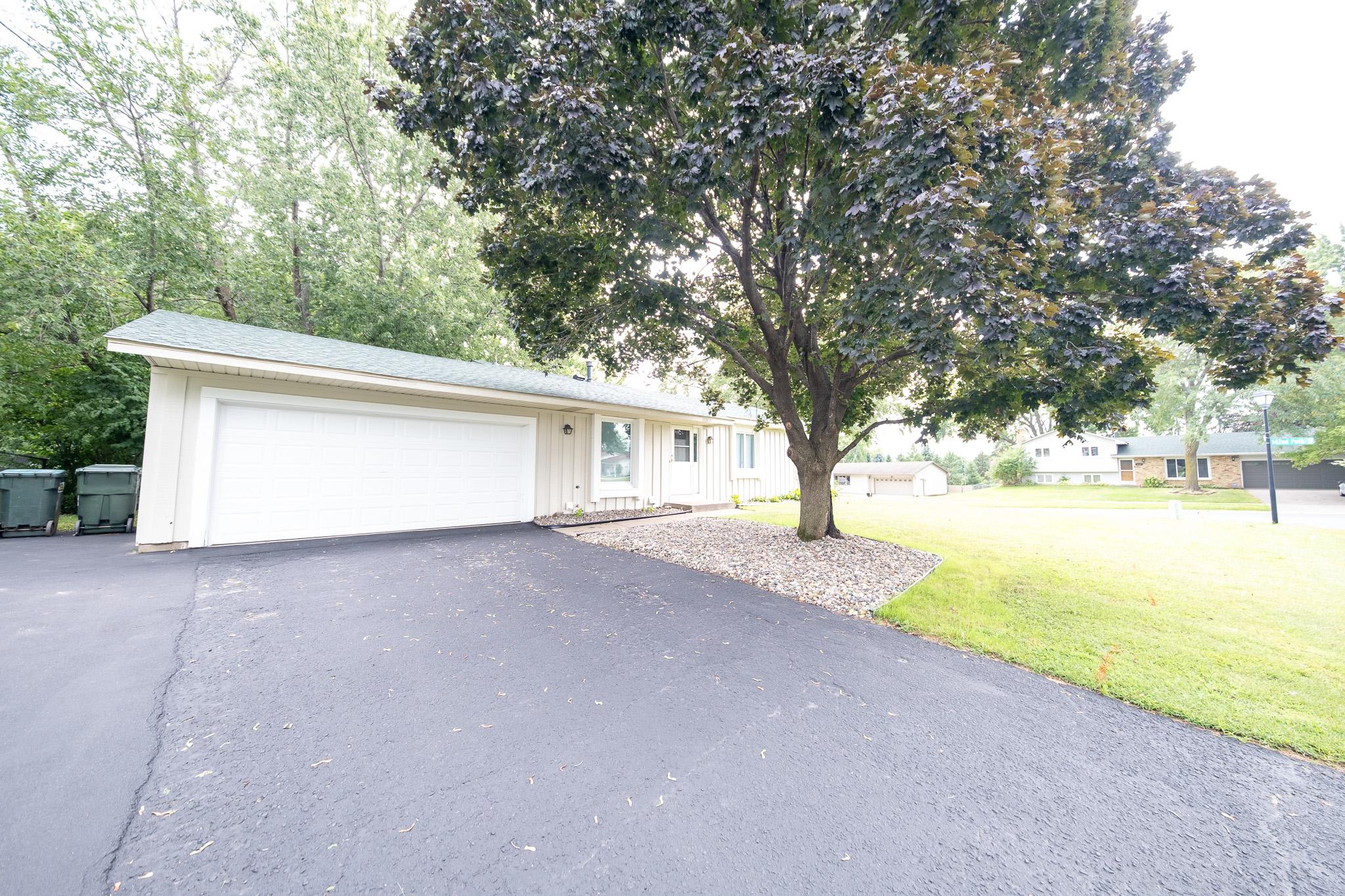 14200 Elgin Ct. – photo 2
