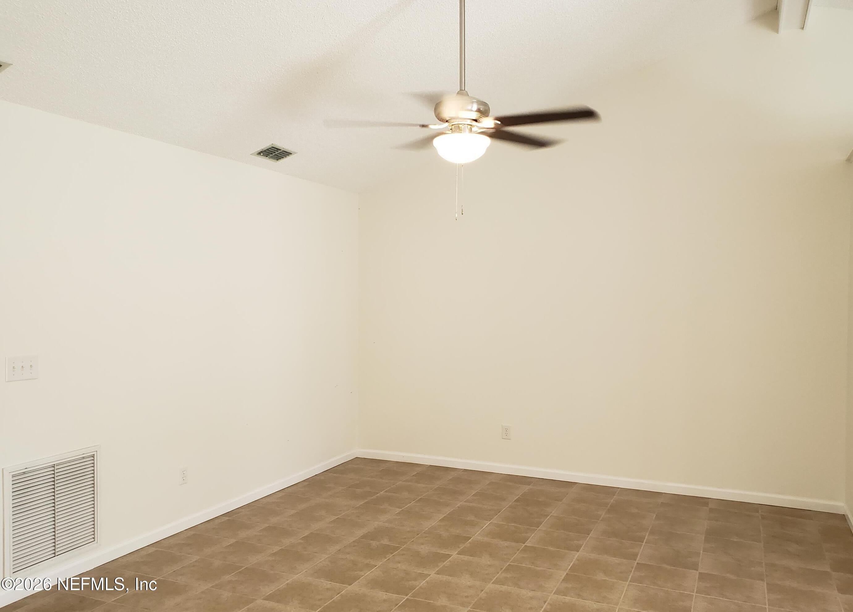 2642 San Francisco Boulevard – photo 4