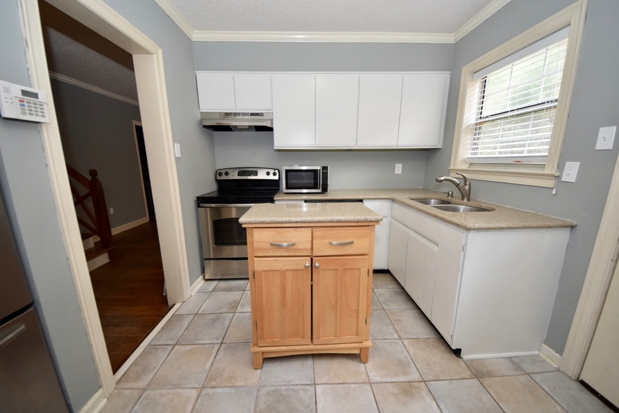 Gated 3 Bedroom, 2 Bathroom Near Chickasaw Gardens – photo 1