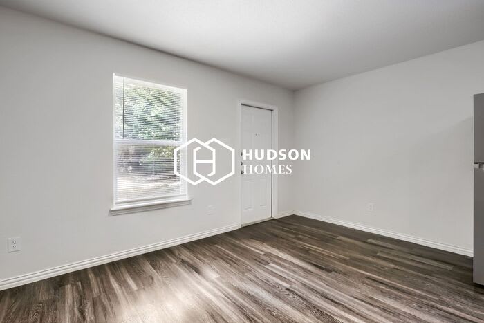 1029 Taylor Street – photo 3