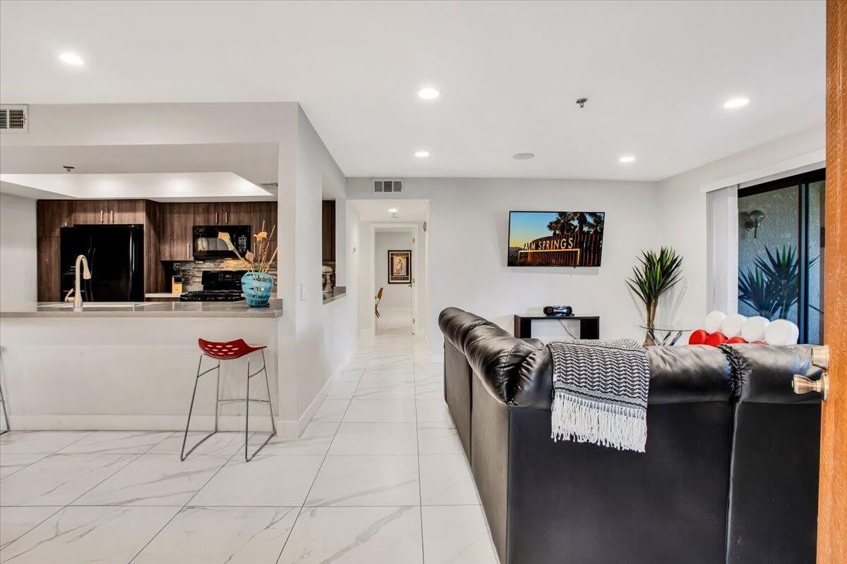 200 E Racquet Club Road – photo 3