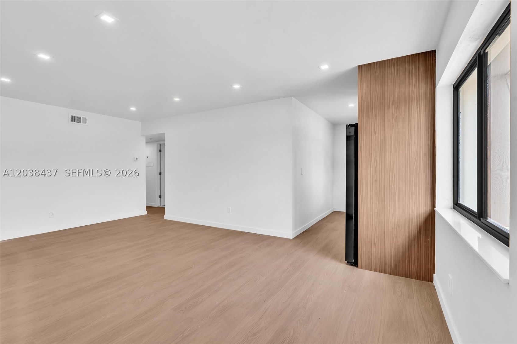 1924 NE 26th St – photo 1