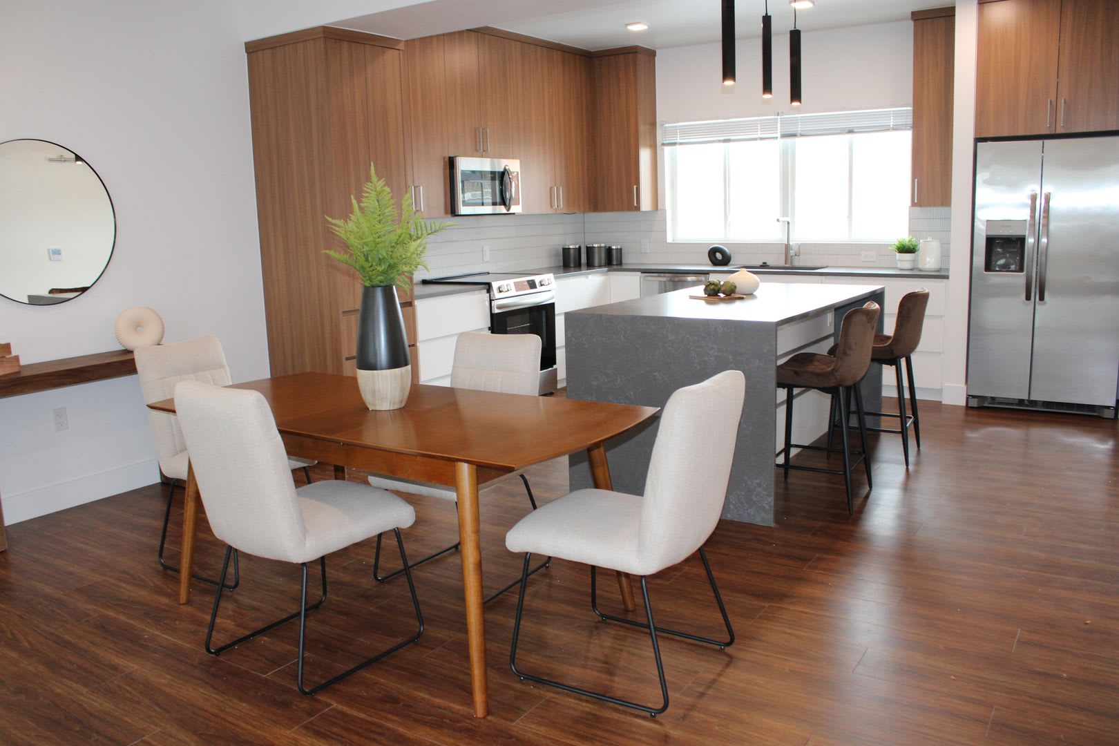 Stunning 3-Story Townhome in Oldtown Louisville – photo 5