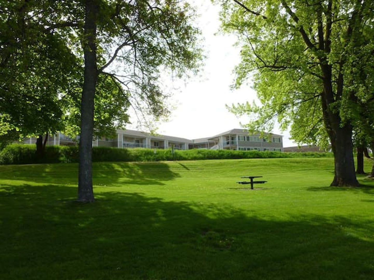 Condo located near the lake- Available October 1st, 2026 – photo 2