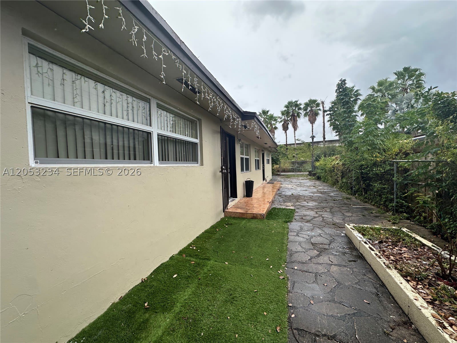 280 NW 39th St – photo 2