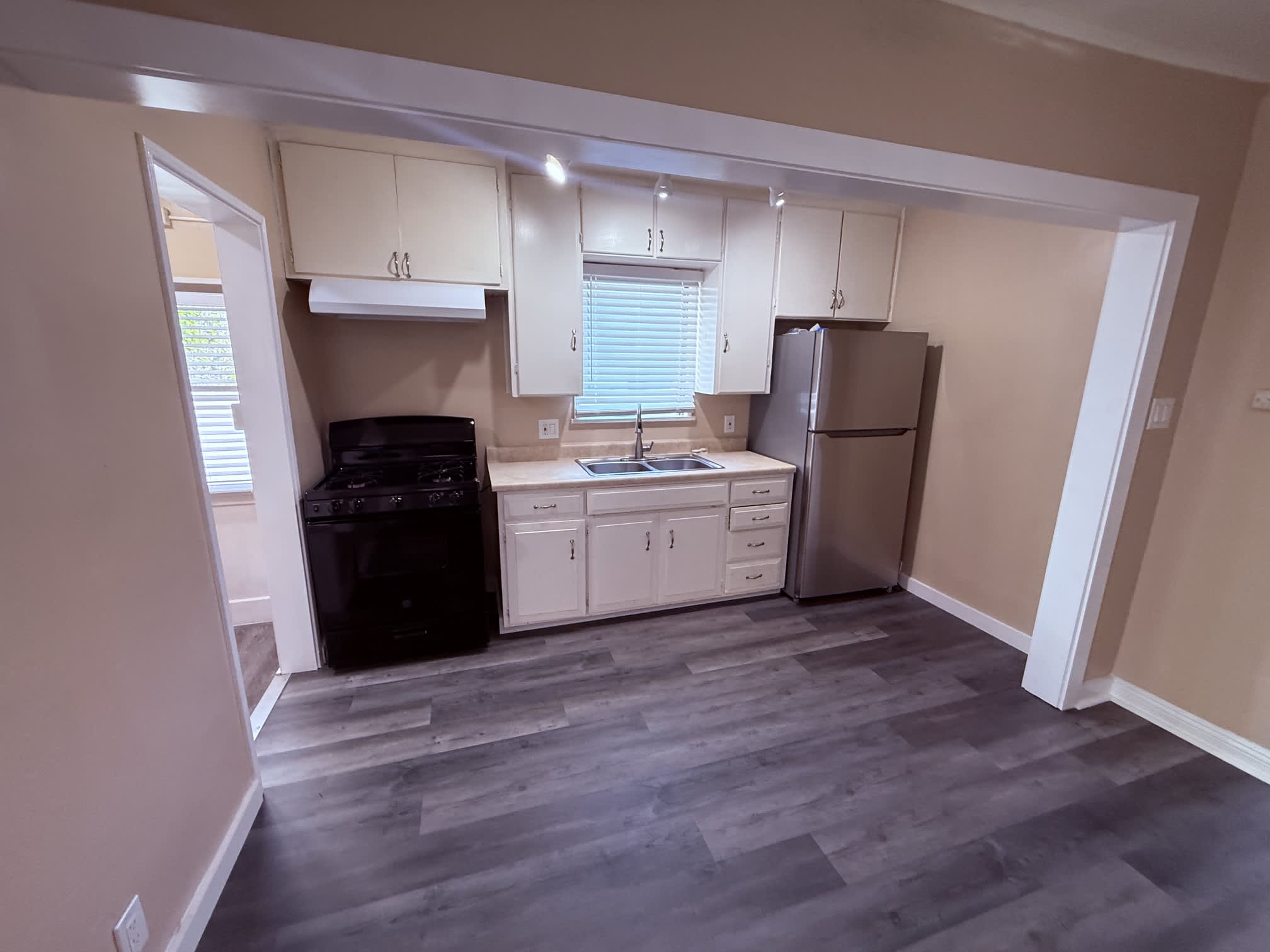 1071 Euclid Ave – photo 1