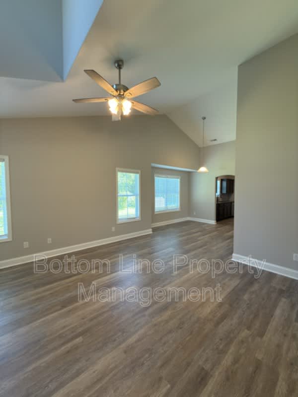 200 Alexander St – photo 3