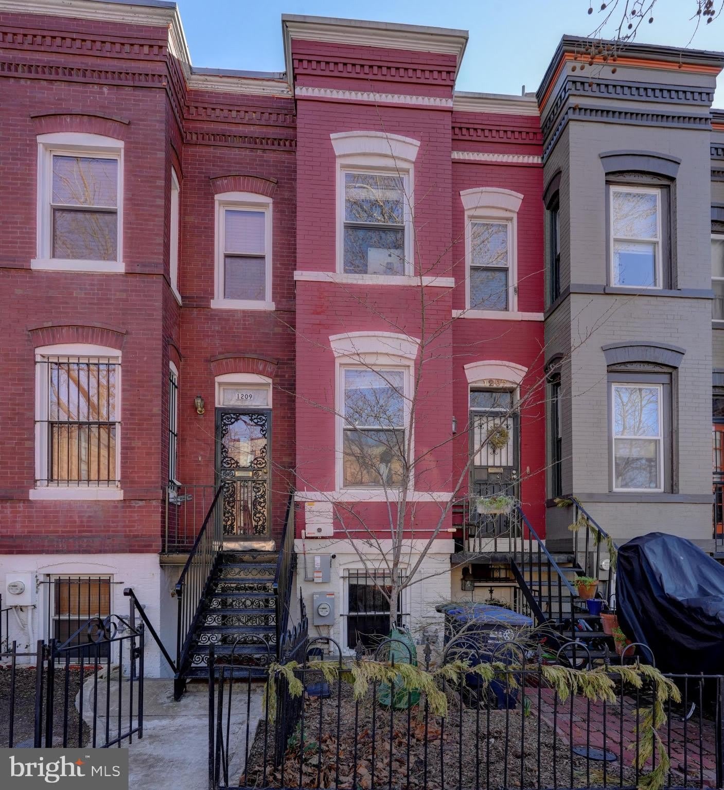 1209 I Street SE – photo 1
