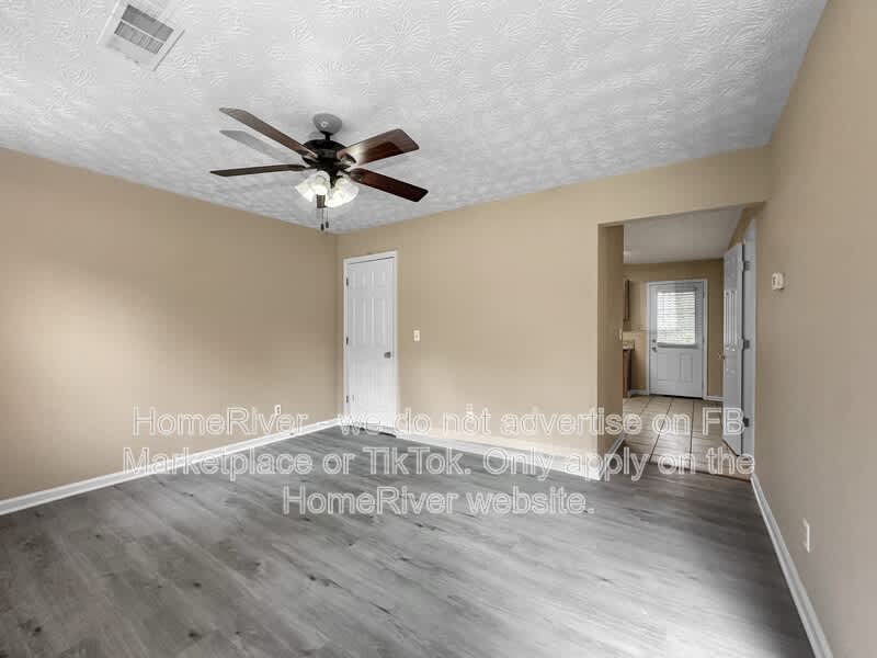 506 Oakwood Ct – photo 3