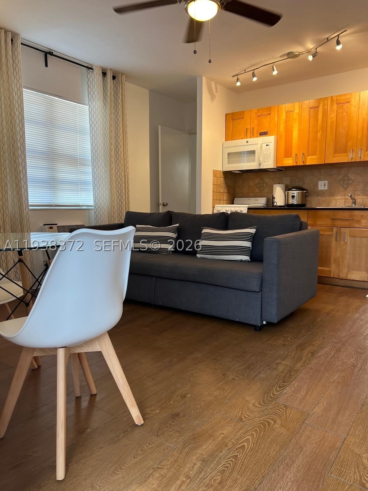 740 Michigan Ave – photo 1