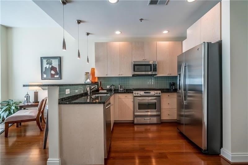 905 Juniper Street NE – photo 5