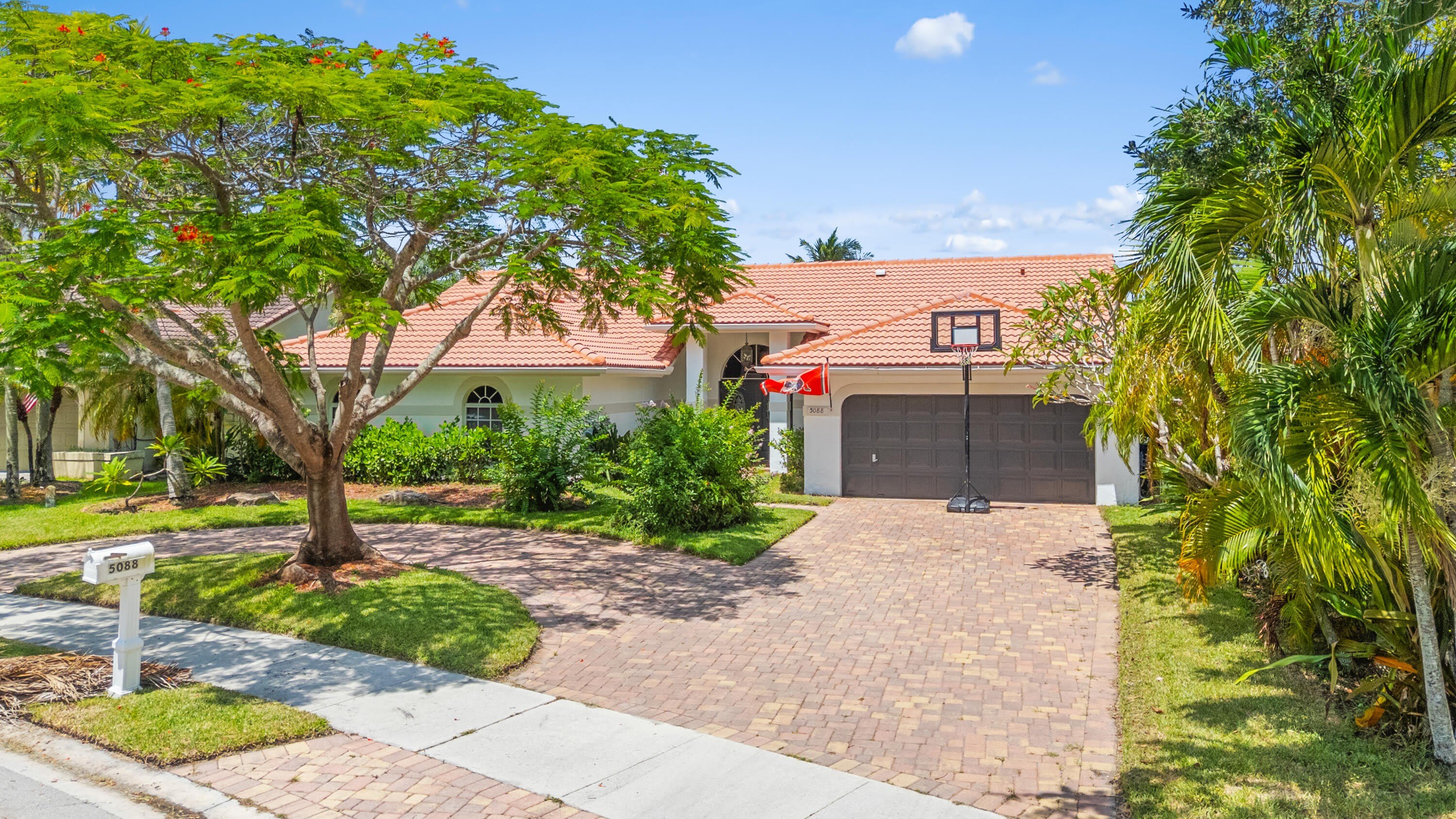 5088 NW 100TH Terrace – photo 4
