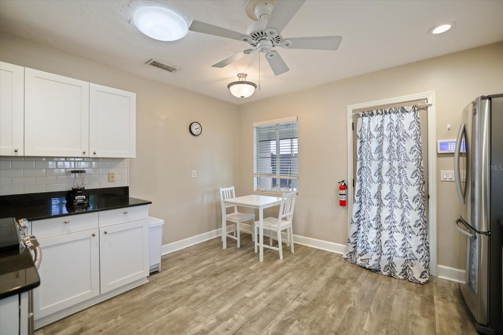 2126 HYDE PARK Street – photo 5