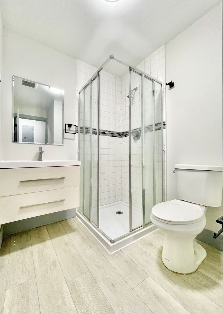 New Construction 2 Bedroom/ 2 Bathroom Duplex with Private Yard and Driveway – photo 5