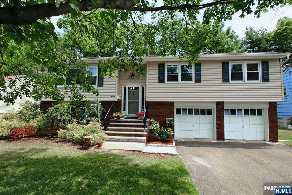 42-05 Naugle Drive – photo 2