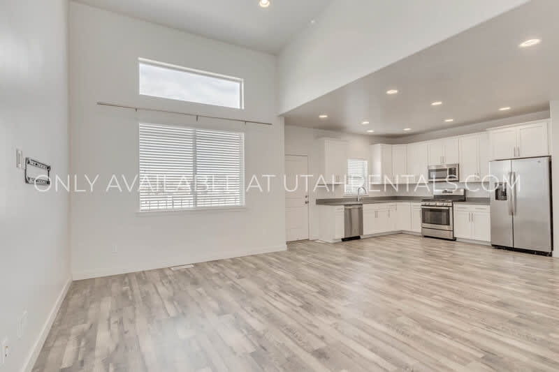 4249 E Hill View Dr – photo 4