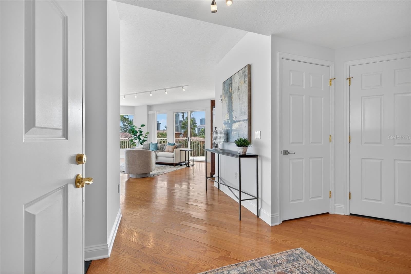 555 5TH Avenue NE – photo 3