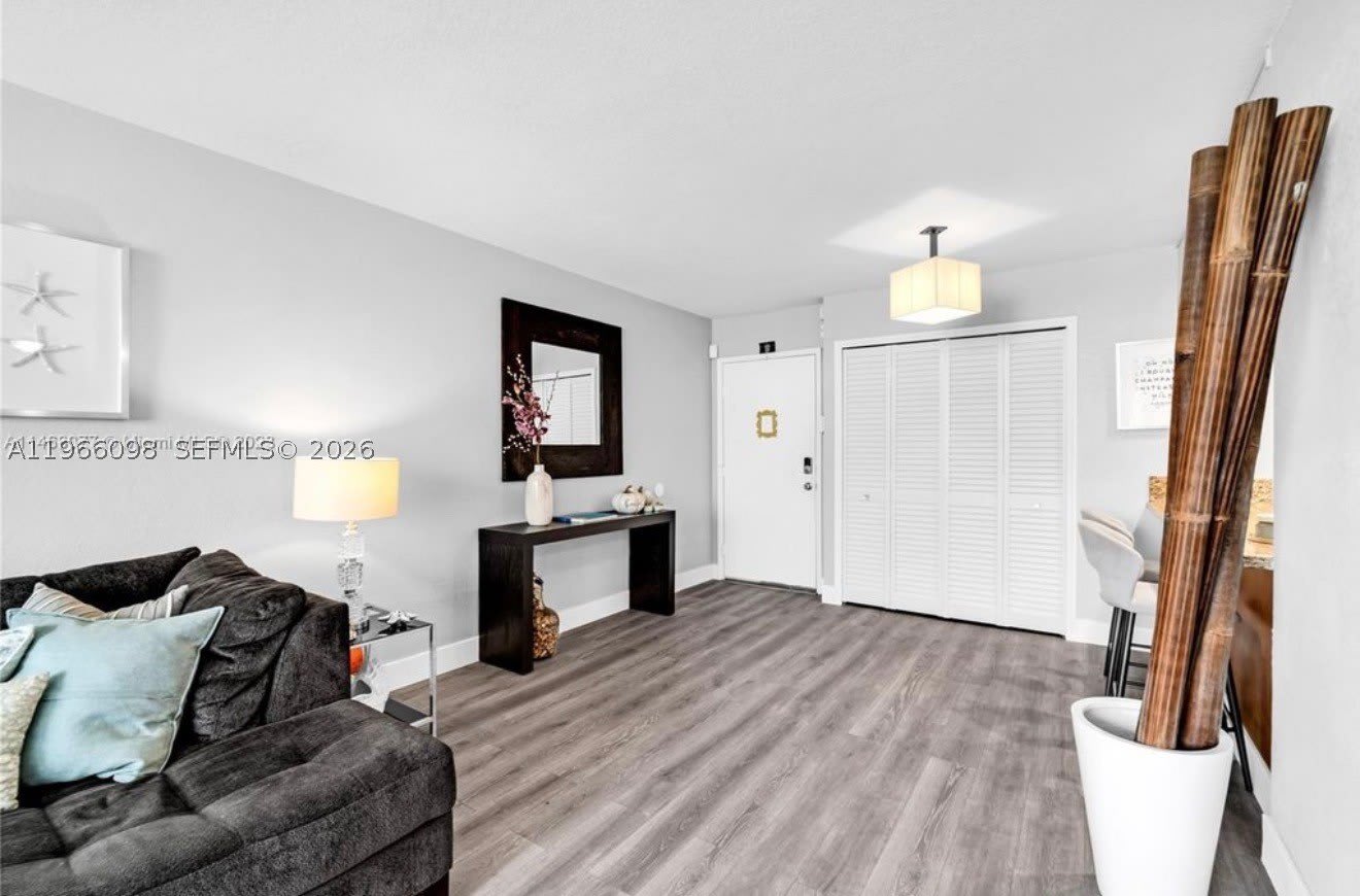 830 NW 87th Ave – photo 3