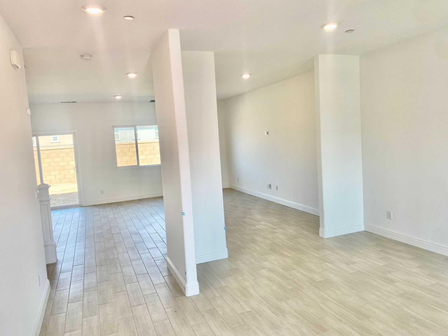 Beautiful, New 4/2.5 Lennar In Riverstone Community – photo 3