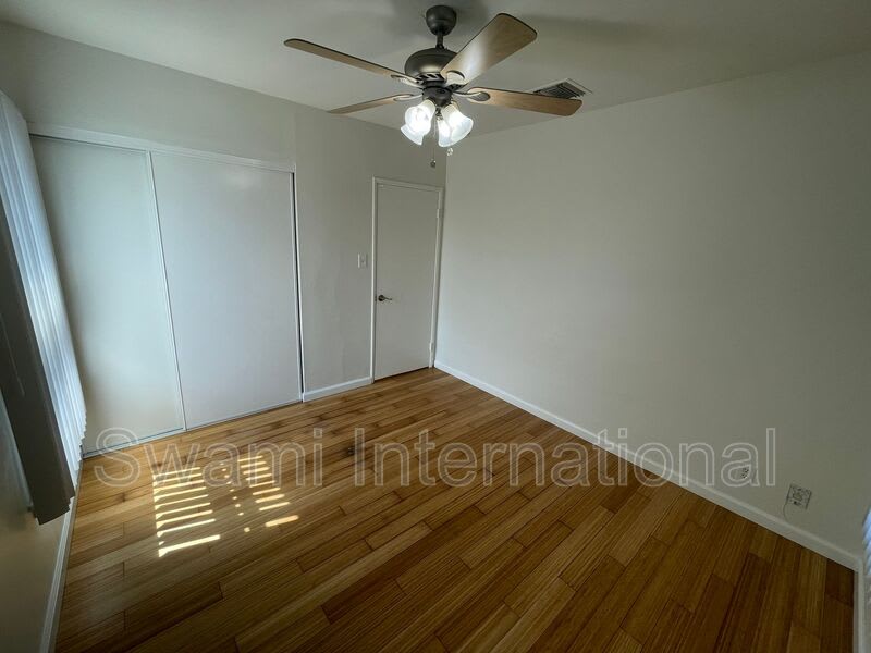 833 W 97Th St Unit 4 – photo 5
