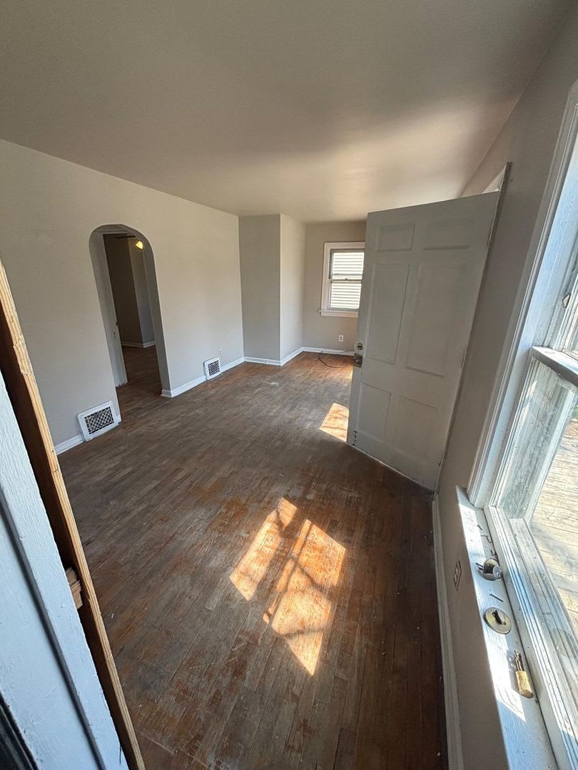 Charming 2Br House In Lansing – photo 3