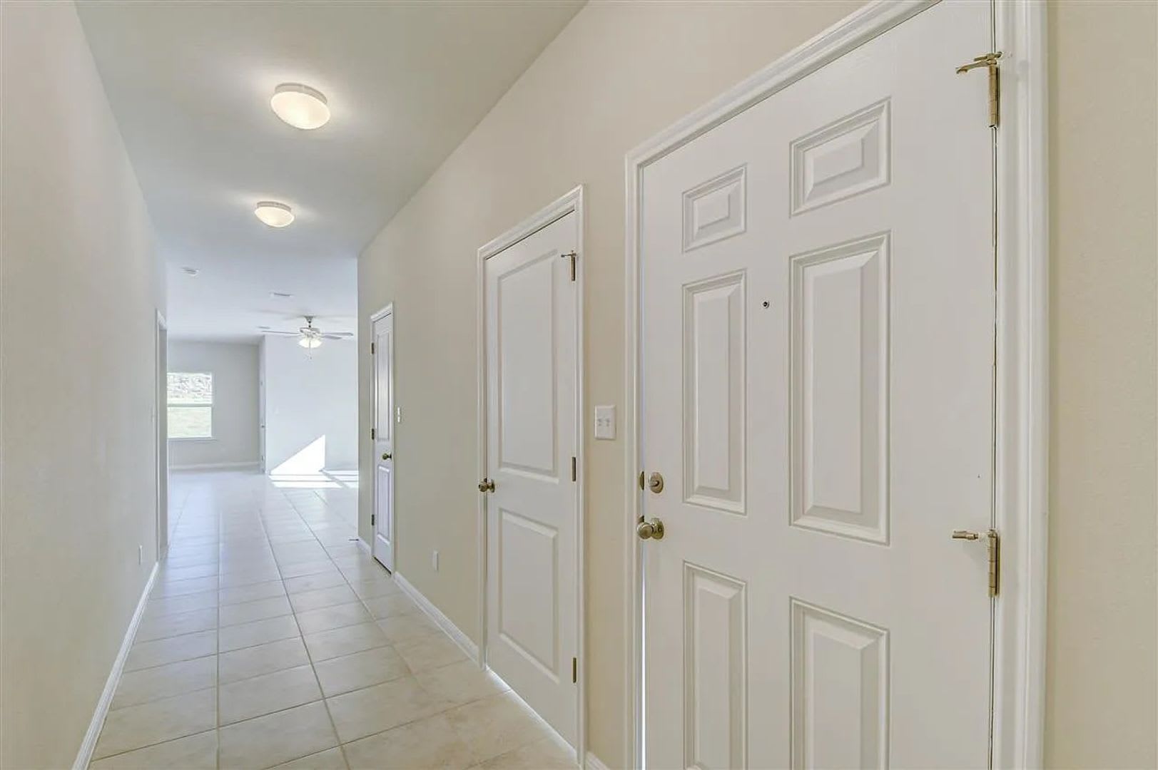 Room in 4 Bedroom Home in Kyle – photo 2