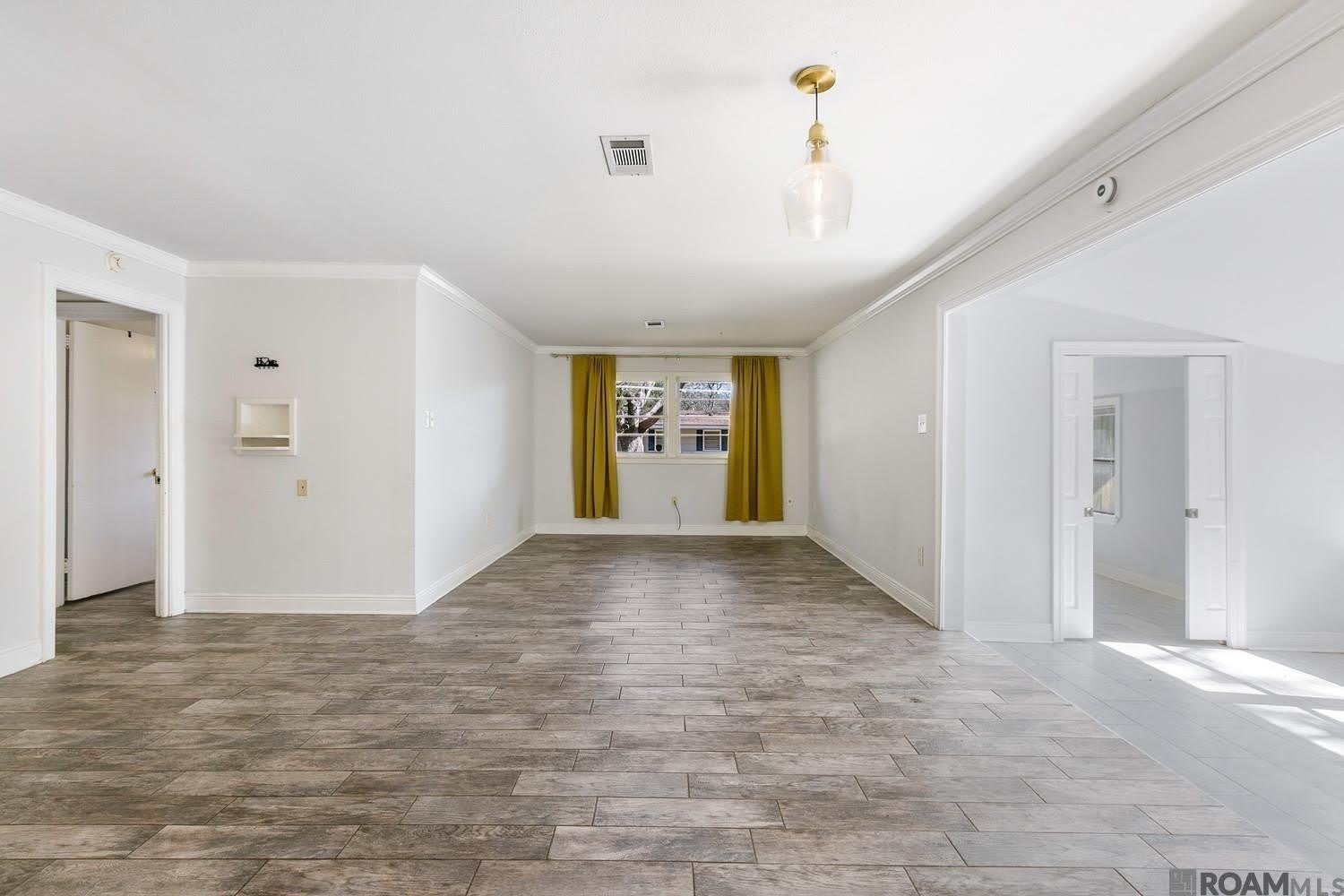 5672 George St – photo 3