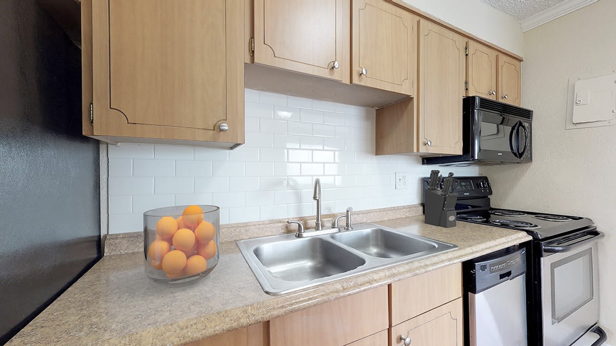 Woodmere – photo 1