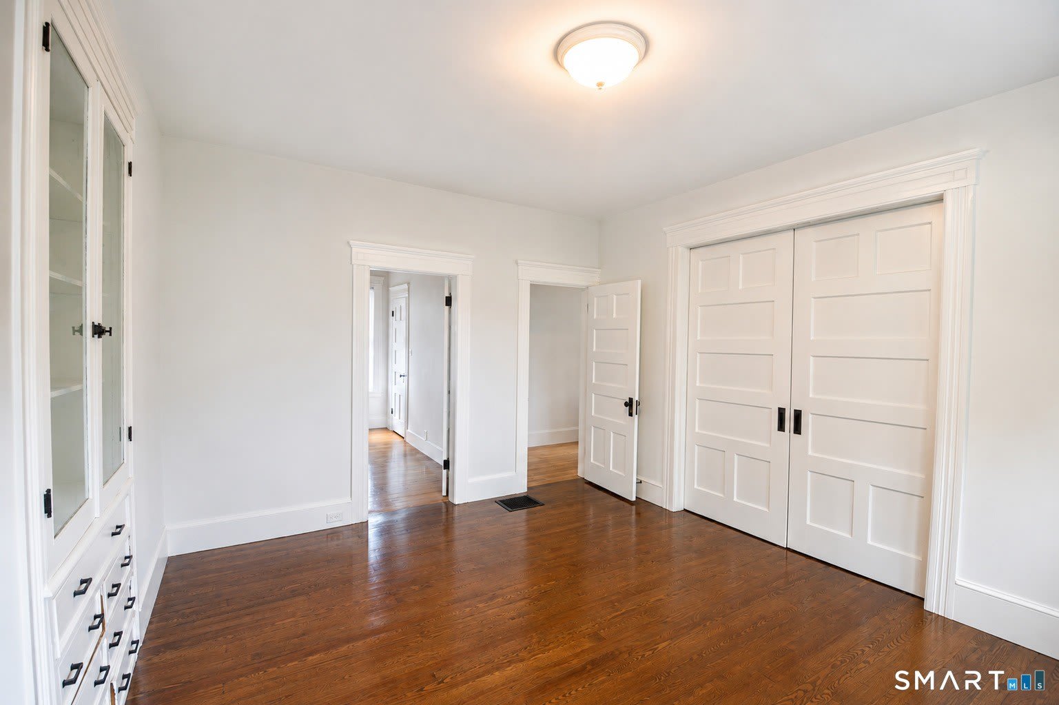 760 Howe Avenue – photo 5