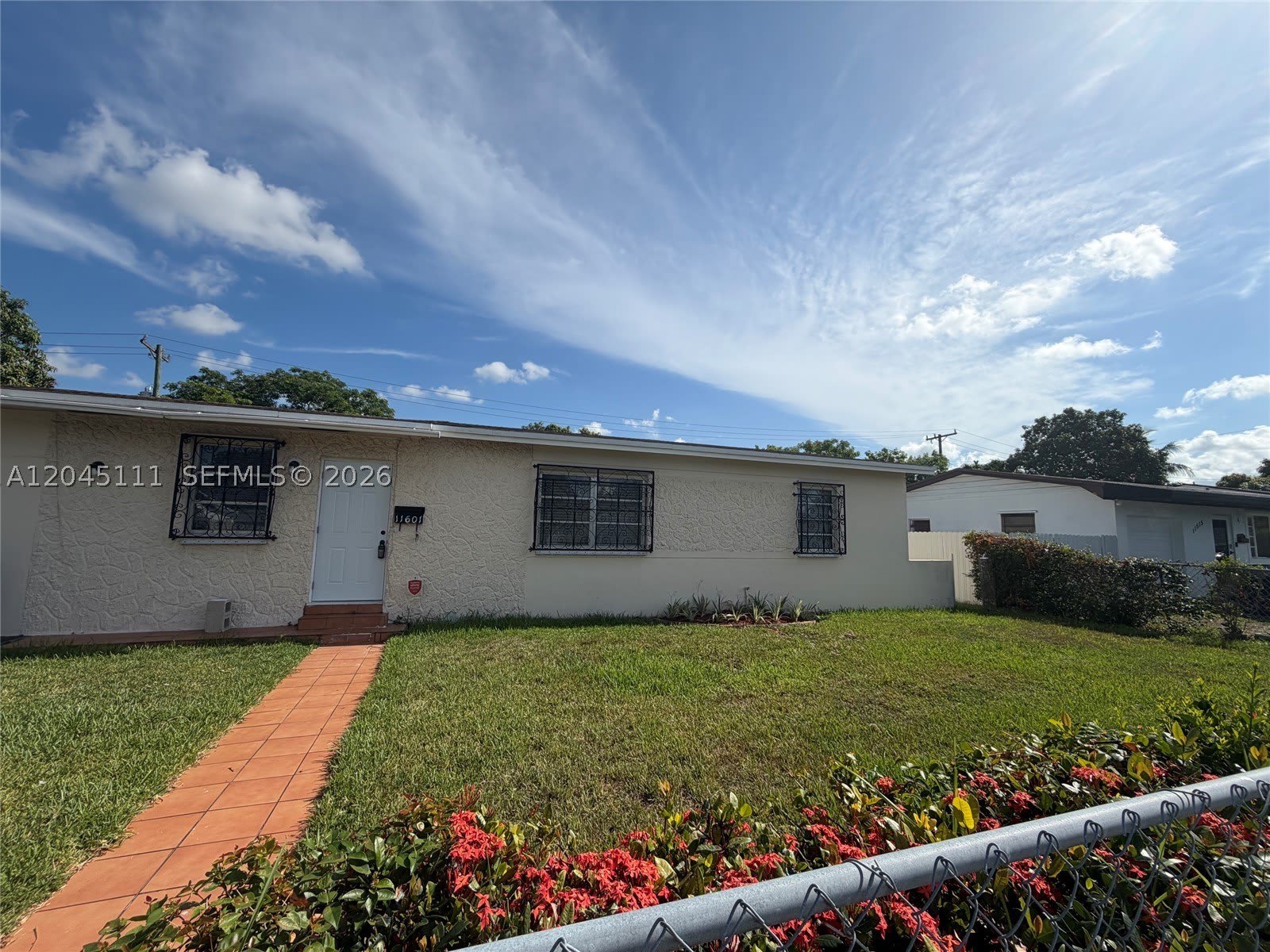 11601 Pinkston Dr – photo 1